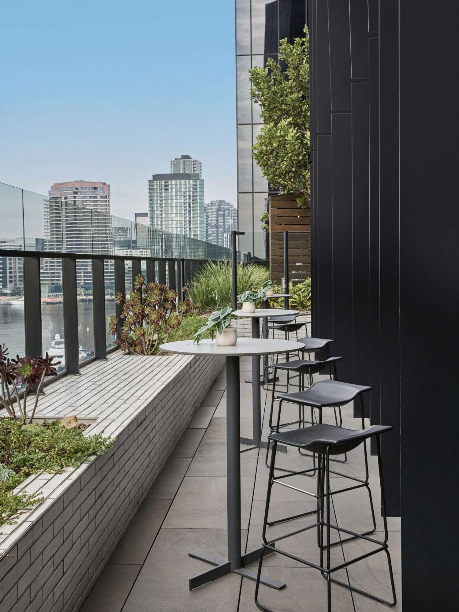Vibe Hotel Melbourne Docklands Екстер'єр фото