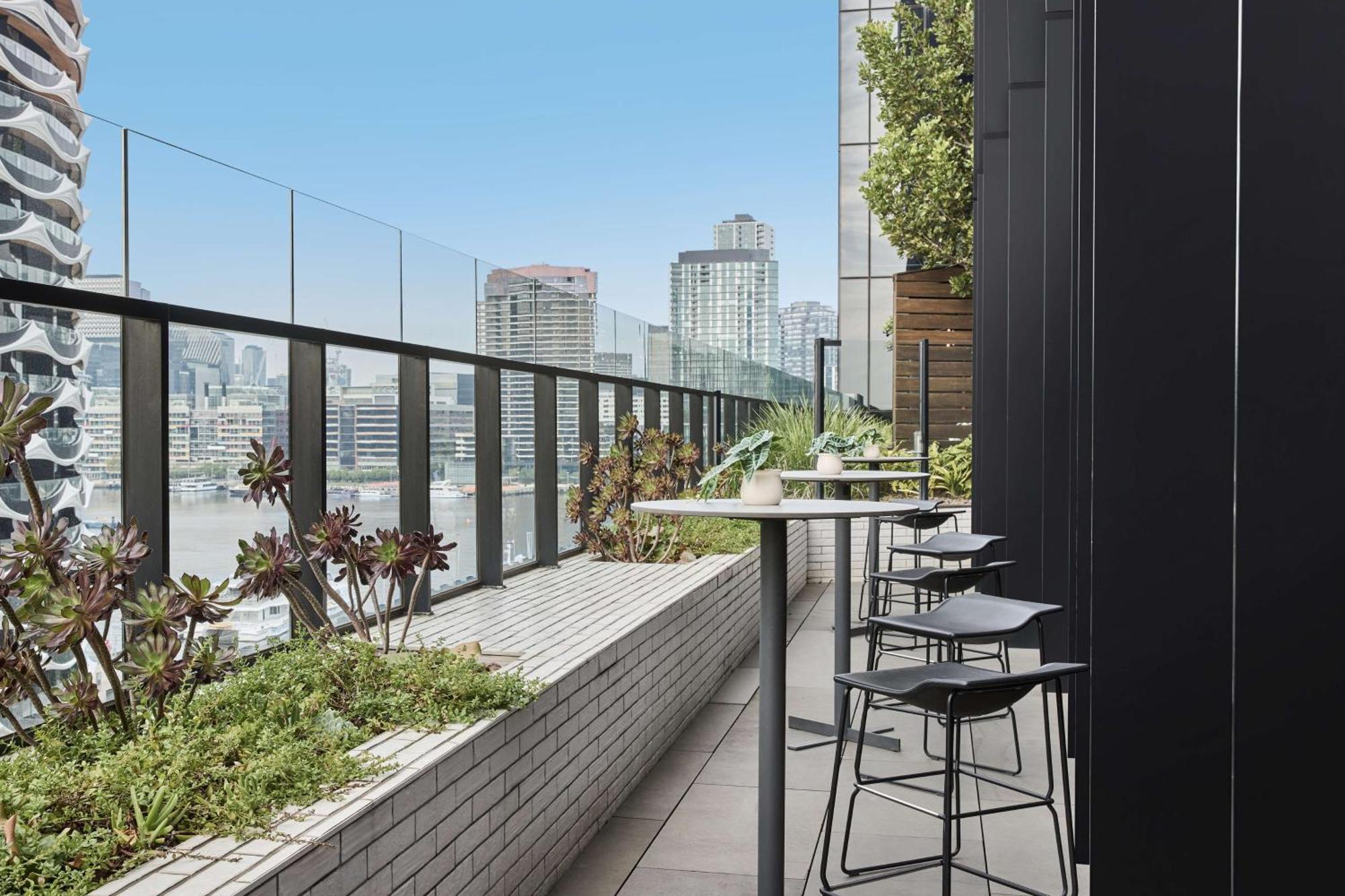 Vibe Hotel Melbourne Docklands Екстер'єр фото