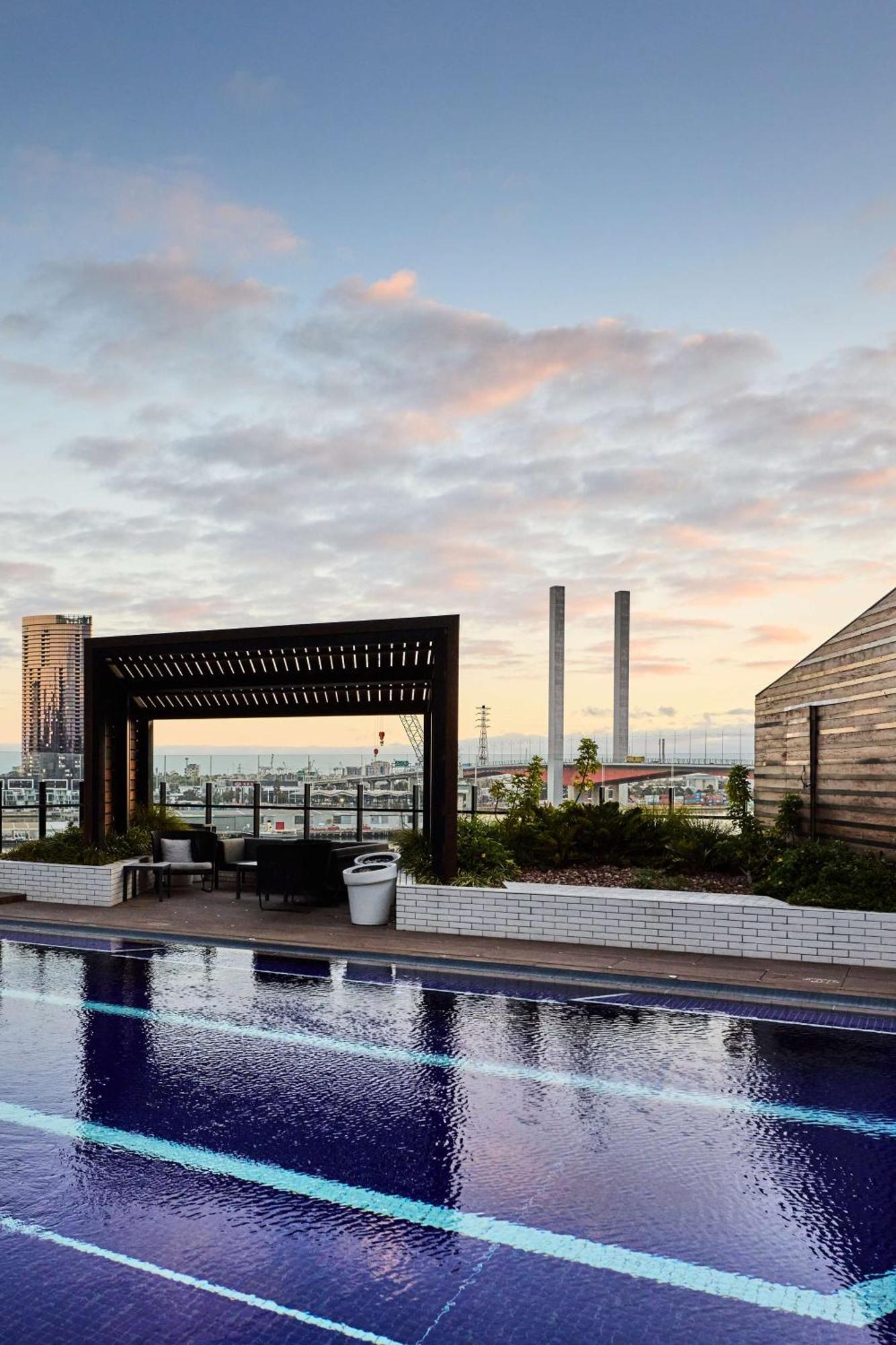 Vibe Hotel Melbourne Docklands Екстер'єр фото
